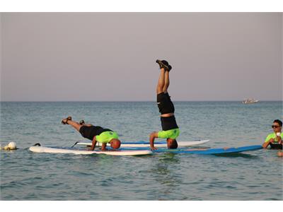 برگزاری اولین دوره مسابقات ستارگان پدل‌برد پیلاتس در خلیج نیلگون همیشه فارس (جزیره کیش) 12