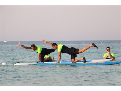 برگزاری اولین دوره مسابقات ستارگان پدل‌برد پیلاتس در خلیج نیلگون همیشه فارس (جزیره کیش) 18