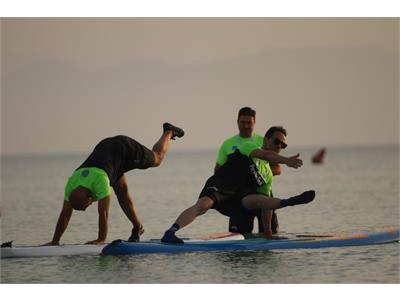برگزاری اولین دوره مسابقات ستارگان پدل‌برد پیلاتس در خلیج نیلگون همیشه فارس (جزیره کیش) 29